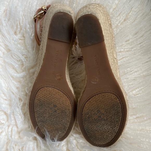 Vince Camuto pretty wedges - Picture 3 of 3